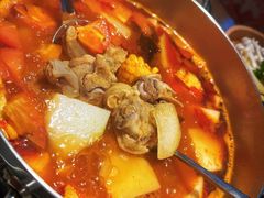 -尚尚仙·酸汤猪手·猪肚鸡火锅(华联万柳购物中心店)