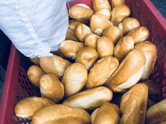 -Bánh Mì Huynh Hoa