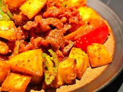 馕炒肉-阿里家·新疆烤肉酒場 by MIG