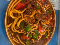 -吐尔逊拌面美食