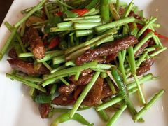 芦蒿炒牛柳-文津国际酒店-大南门广式茶餐厅