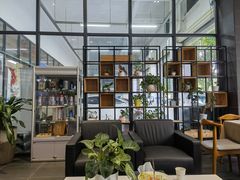 -宝捷星宝马·奔驰·保时捷专修·特斯拉钣喷中心(宝安店)