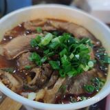 真的吼吼吃「招牌牛杂粉」宽粉比较薄