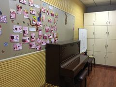 -The ONE 智能钢琴教室音乐恋琴吧·青岛市海玖玖艺术培训学校