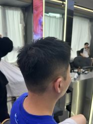 -藤野造型烫发染发