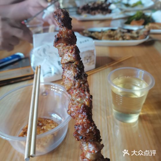 新疆肉羊串烧烤