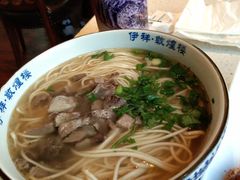 牛肉拉面加牛肉-伊祥·敦煌楼