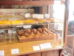 -Le Banneton Café French Bakery