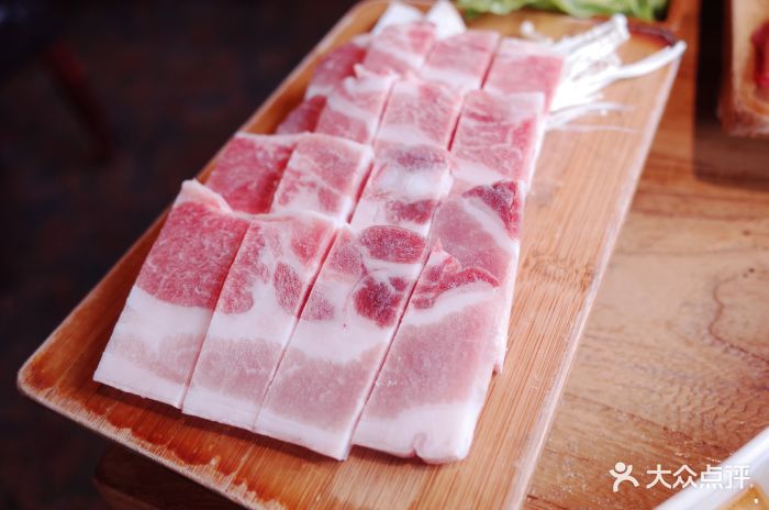 百山·长白山韩国烧烤店(武川总店)韩式带皮五花肉图片