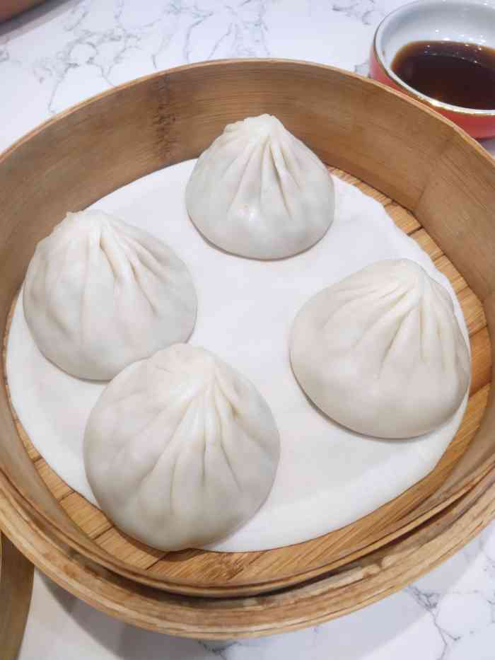 锡笼记·无锡小笼包(荟聚店)-"很无锡口味的一家本地连锁店,刚到饭点