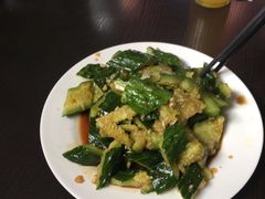 拍黄瓜-玫瑰红烤羊排(北新桥三条店)