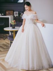 -予白婚纱礼服馆