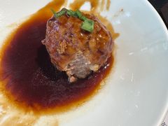 鸭黄狮子头-梅飞酒家(桑园路店)