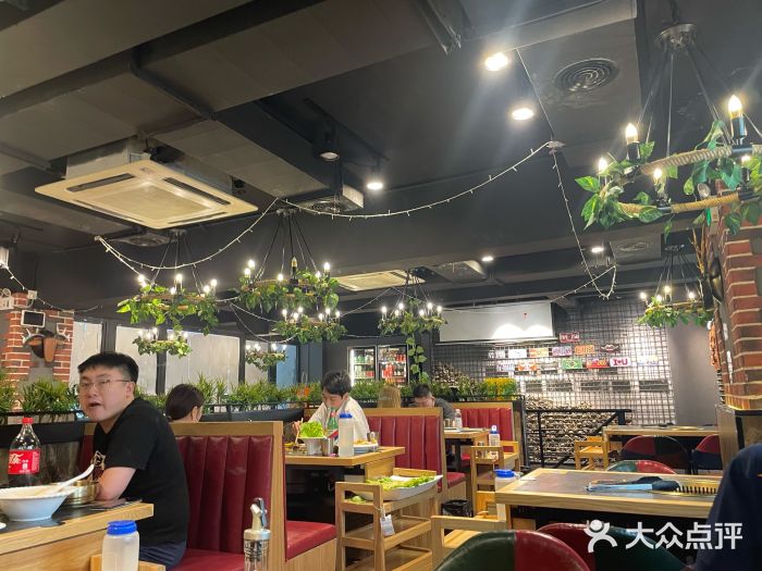 杨记齐齐哈尔烤肉(总店)大堂图片
