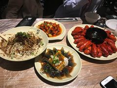 -巴厘龙虾·榜首油焖大虾(音乐学院·沿江酒馆店)