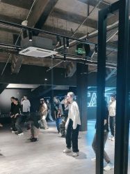 -CASTER跳舞俱乐部