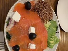 三文鱼牛油果沙拉-Money Shops(愚园路店)