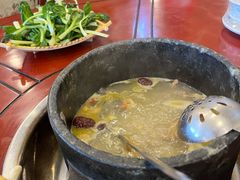 -鲁朗纳麦石锅鸡庄园