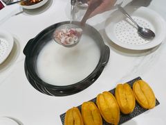 -老船夫婚宴婚庆会馆(延吉路店)
