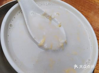 每次回来必打卡一家之前没吃过的小吃店✓ 花生浆里还有