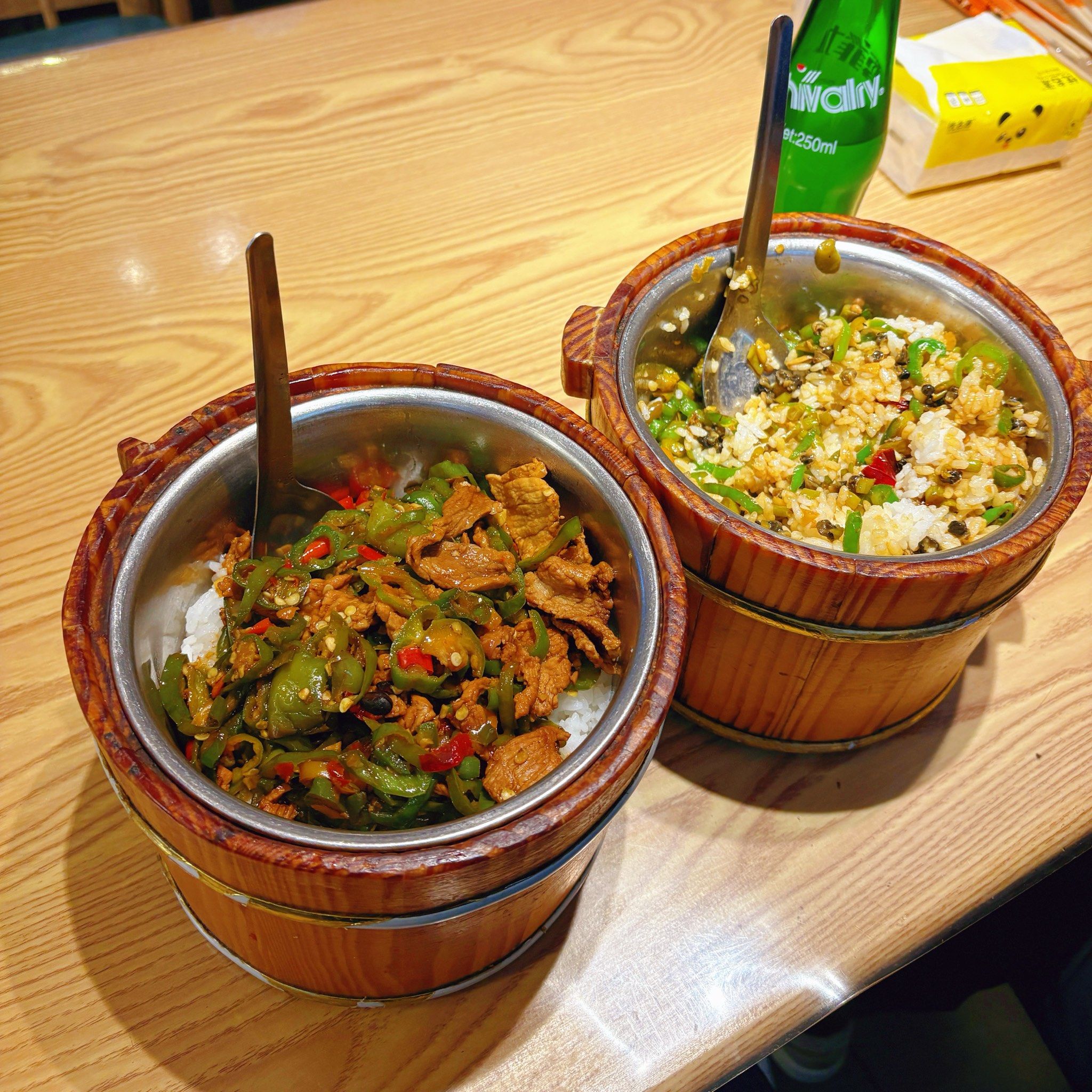 想吃湘味木桶饭的 来他家就对了