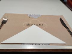 餐具摆设-晶丽香榭自助餐(南京大饭店)