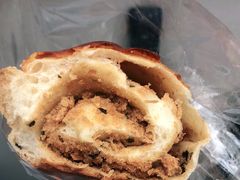 鸭蛋黄肉松包-西村叔叔的店·面包·甜品·蛋糕(崂山丽达店)