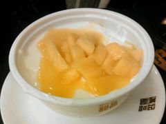 芒果白雪黑糯米甜甜-满记甜品(日月光二店)