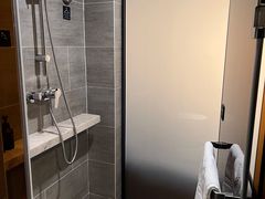 -苏州观前街亚朵酒店