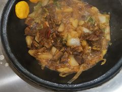 -粘豆包柴火铁锅炖