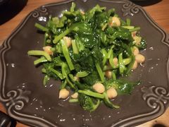 酒香豌豆苗-阿里家·新疆烤肉酒場 by MIG