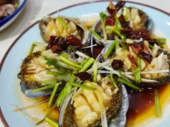 油泼鲍鱼-天伦海鲜·老味道·青岛菜(栈桥天主教堂店)