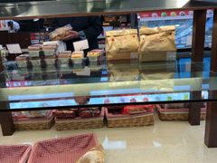 -红宝石·鲜奶小方·海派西点房(南丹店)