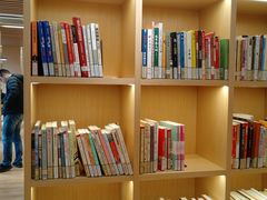 -漕河泾街道图书馆(漕河泾社区文化活动中心店)