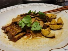 -荣誉海鲜酒楼(海湾店)