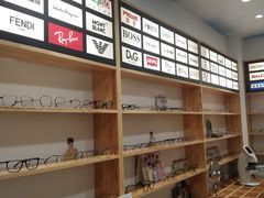 -豪门视光·星趣控·蔡司依视路眼镜代理商(中央大街店)