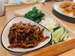 肉丝包饼-关东小磨东北菜(上海长风大悦城店)