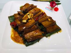 虎皮尖椒焖豚肉-京粤荟(海王银河科技大厦店)