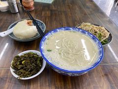 -雪琴面馆富安特色鱼汤面(城中花园店)