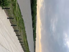 -布尔津河堤夜市