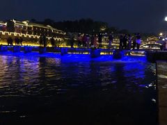 -临江餐馆二楼美食部落