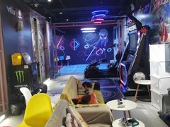 -VR+乐园·VR电竞·家庭亲子·密室逃脱·轰趴团建