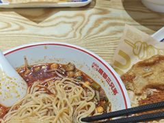 -魔都三兄弟酸辣粉·蘸卤炸串(虹桥万科店)