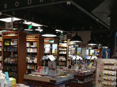 -西西弗书店&矢量咖啡(凯德晶萃广场店)