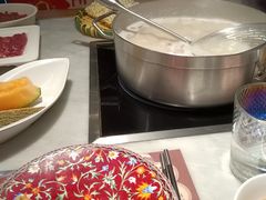 -尚尚仙·酸汤猪手·猪肚鸡火锅(华联万柳购物中心店)