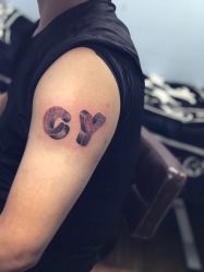 -猛子刺青纹身店