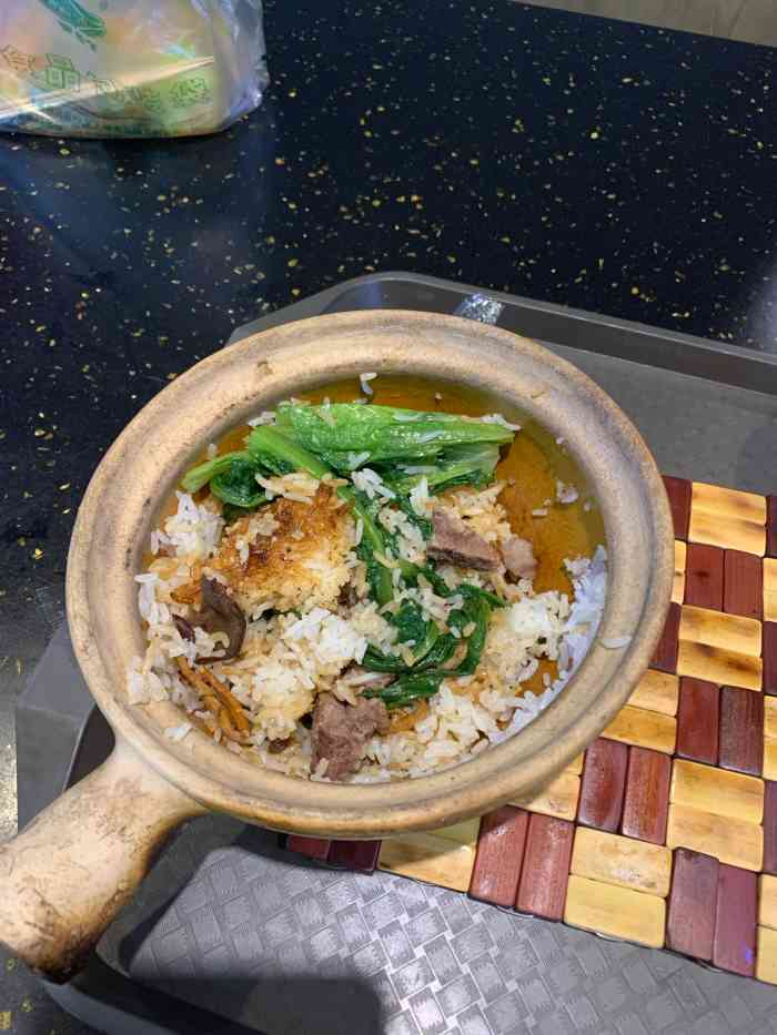 老牌瓦煲饭(南宁印象城店)-"百盛负一楼的步行街,瓦煲饭算是一个比较