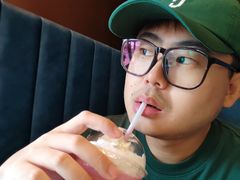 -星巴克臻选(上海虹桥新天地三店)