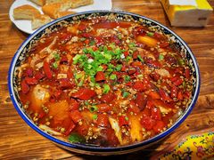 -乡土特色.冷锅鱼.牦牛肉汤锅