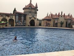 -泉城欧乐堡戏水湾艺术养生温泉